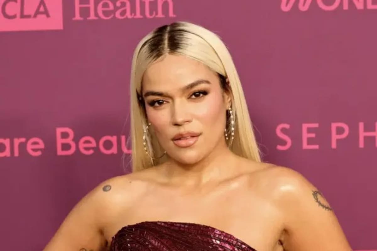 La cantante colombiana reunió a varios artistas para hacer una canción en homenaje a su país