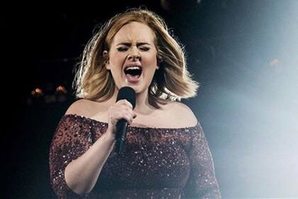 La cantante británica Adele cumple 32 años. Fuente: Vanidades.