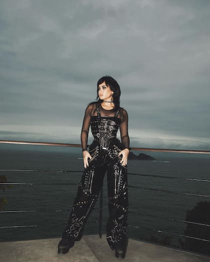 La cantante Demi Lovato ha sabido reinventarse a lo largo de su carrera tras superar diversas adversidades