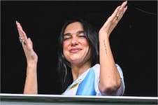 Dua Lipa reunió 100 libros prohibidos que ahora se pueden leer