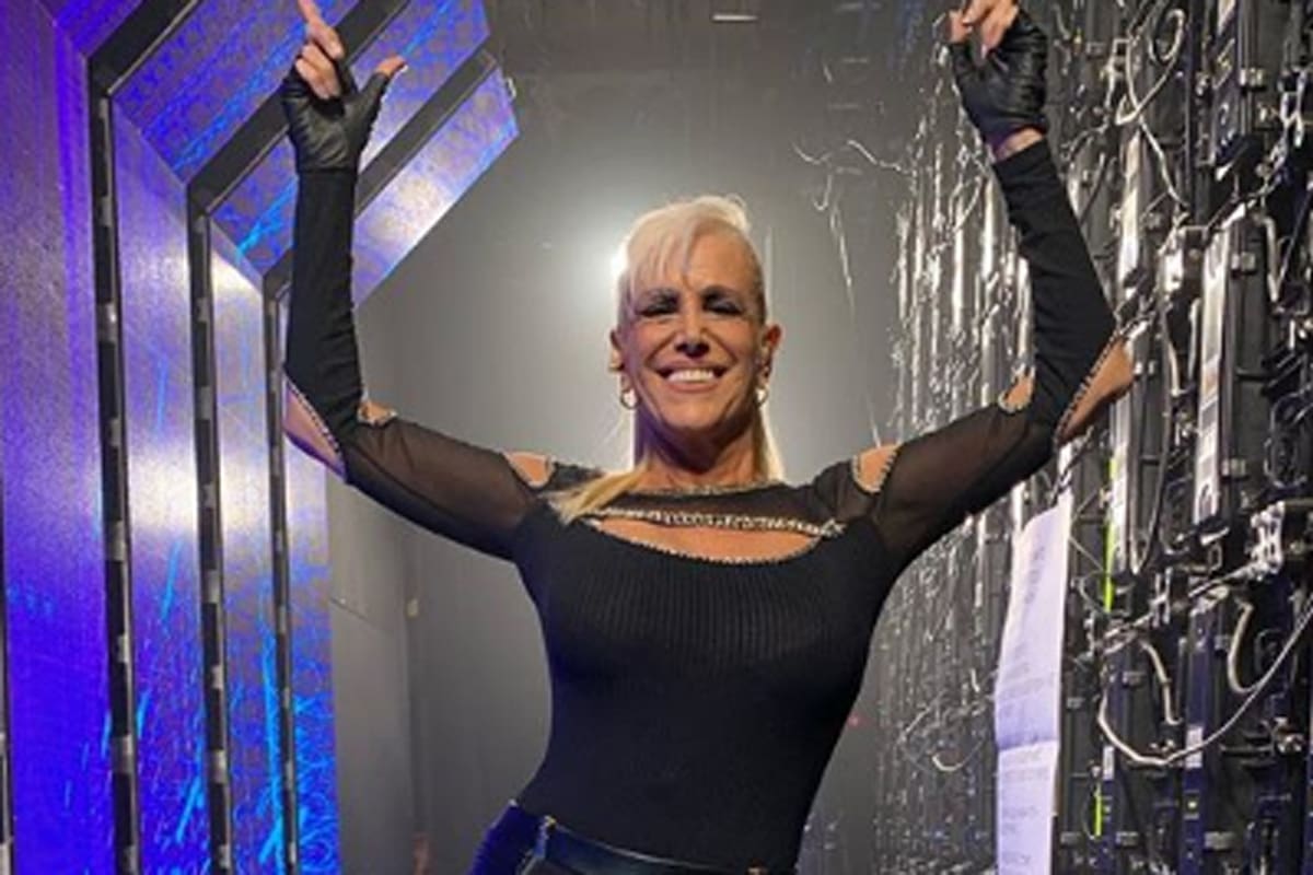 La cantante formó parte del "dream team" de 17 artistas que se presentaron en el primer programa