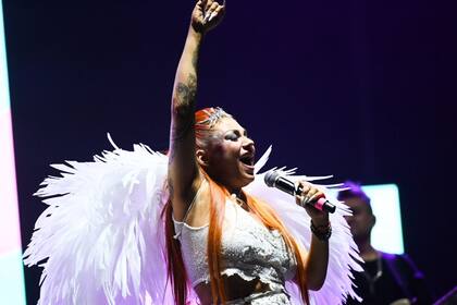 La cantante interpretó algunos hits de Bandana como "Guapas" y "Maldita noche"