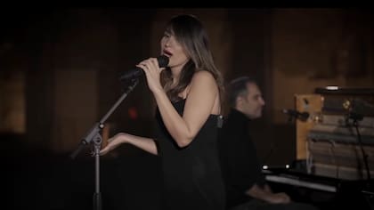 La cantante iraní Parastoo Ahmadi