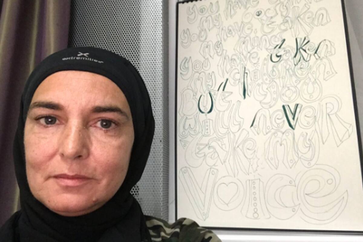 La cantante irlandesa, que adoptó el nombre de Shuhada Davitt, hizo un fuerte y polémico descargo en Twitter