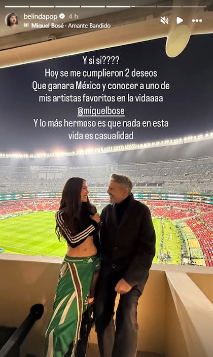 La cantante mexicana posó junto a Miguel Bosé