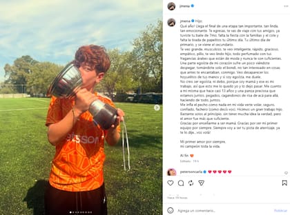 La cantante publicó un sentido mensaje para su hijo que acaba de finalizar la primaria (Foto: Instagram @jmena)
