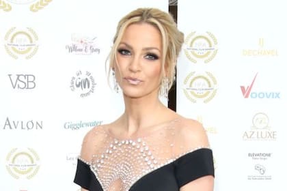 La cantante Sarah Harding publica su libro de memorias