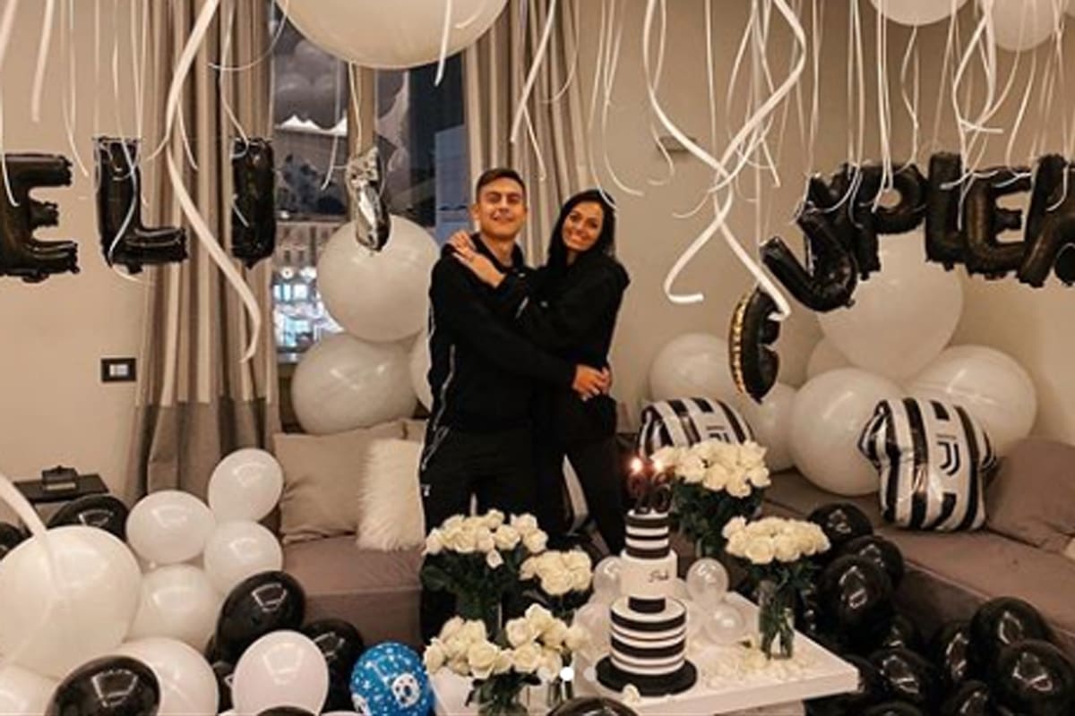 La cantante sorprendió al futbolista con una fiesta por su cumpleaños