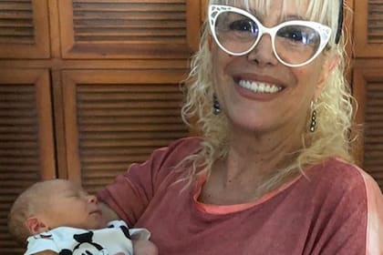 La cantante tuvo en brazos a su primer nieto, Benicio, y escribió emocionada por la llegada del nuevo integrante