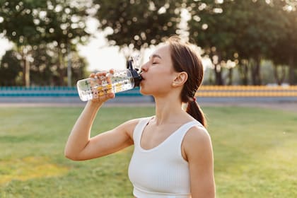 La cantidad de agua a beber dependerá del peso y el estilo de vida que se lleve