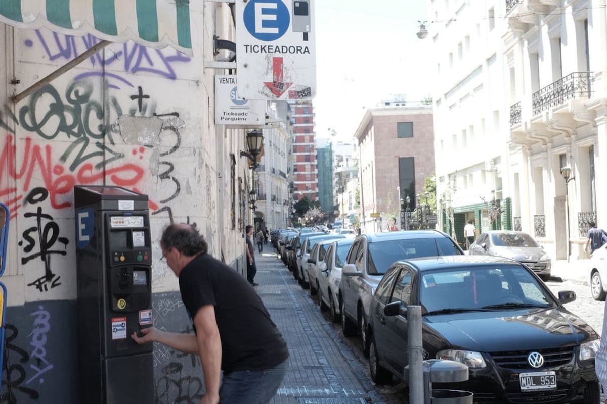 La cantidad de parquímetros se reducirán a la mitad en el nuevo sistema de estacionamiento medido; habrá unas 1000 unidades nuevas