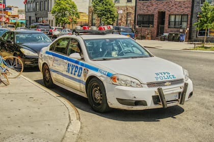 La cantidad de policías en la región fue uno de los factores que el estudio tomó en consideración para sus calificaciones (Unsplash/Joshua Armstrong)