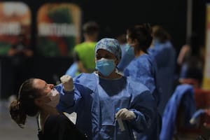 La cantidad de testeos realizados baja semana a semana