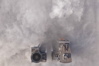 La capital de Bosnia pide mantener a los niños en interiores debido a una niebla contaminada