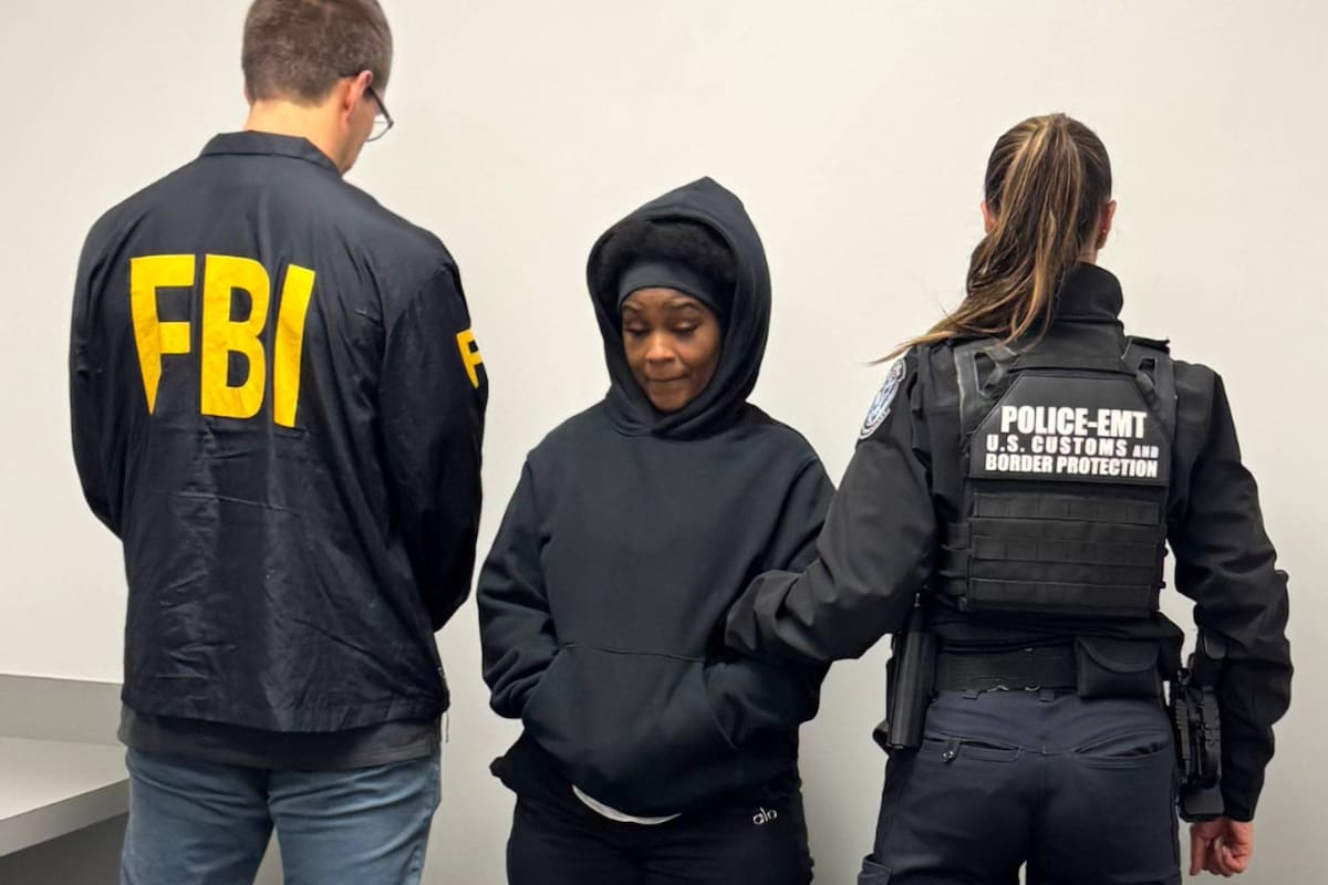 La captura de Elaine Angene Escoe, una fugitiva de la lista de los más buscados del FBI, arrestada recientemente en Jamaica tras un año de búsqueda