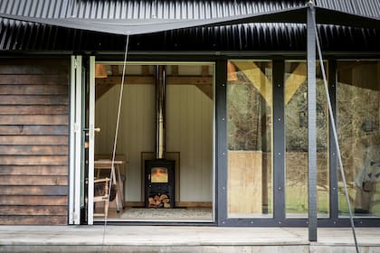 Las puertas plegables conectan aún más el interior con el exterior.
