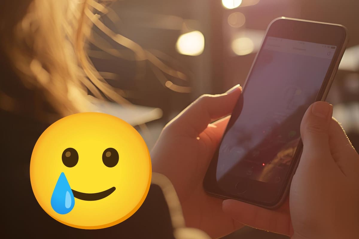 La cara sonriente con una lágrima que muchos utilizan en WhatsApp