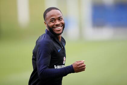 La cara sonriente de Sterling en el entrenamiento de Inglaterra, antes de la Copa del Mundo en Rusia 2018