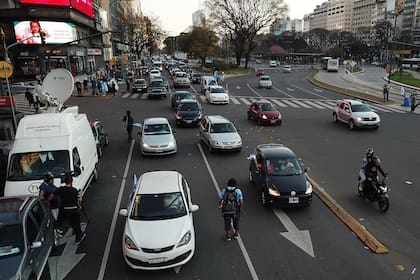 La caravana por del Día de la Lealtad prosiguió hacia la tarde en la zona del Obelisco
