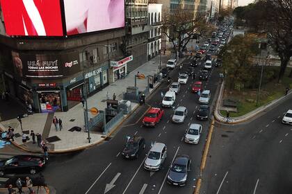 La caravana por del Día de la Lealtad prosiguió hacia la tarde en la zona del Obelisco