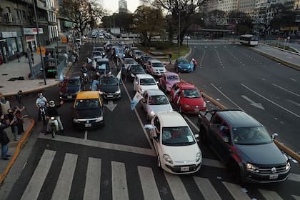 La caravana por del Día de la Lealtad prosiguió hacia la tarde en la zona del Obelisco