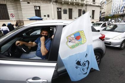 La caravana por el Día de la Lealtad continuó por la tarde entre el Obelisco y la Plaza de Mayo