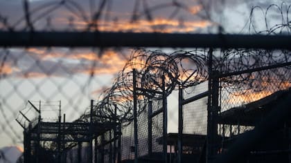 La cerca exterior de la cárcel de Guantánamo