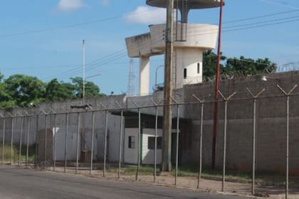 Los altos niveles de hacinamiento y violencia han provocado la clausura de muchos de estos centros de detención