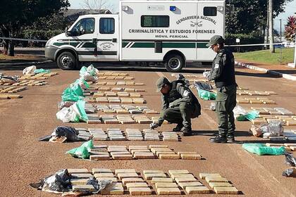 La carga de estupefacientes secuestrada, en el Escuadrón San Ignacio