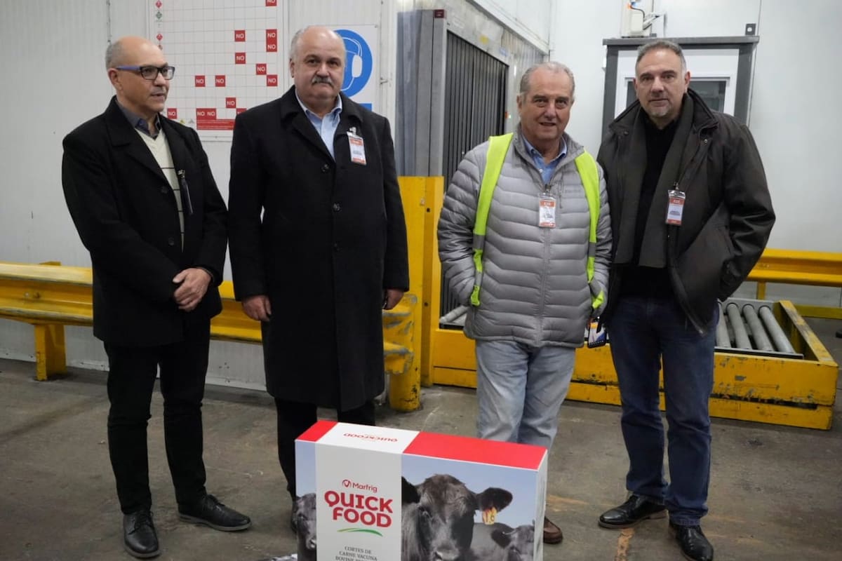 “La carne libre de deforestación que se embarcó hoy será degustada en la Embajada Argentina en Bruselas el próximo 3 de junio cuando se presentará el nuevo sistema Visec ante autoridades de la UE”, aseguró Mario Ravettino, vicepresidente del Ipcva