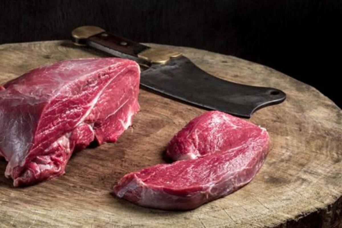 La carne no se debe descongelar a temperatura ambiente para evitar la proliferación de bacterias