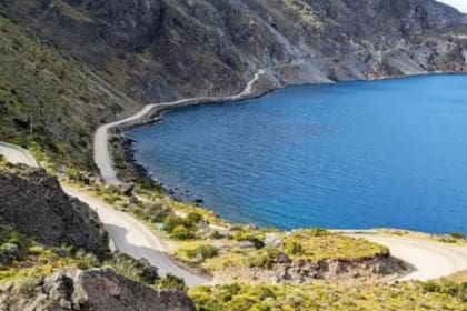La Carretera Austral de Chile, o Ruta 7, es un legendario recorrido para viajeros que buscan aventura y belleza natural