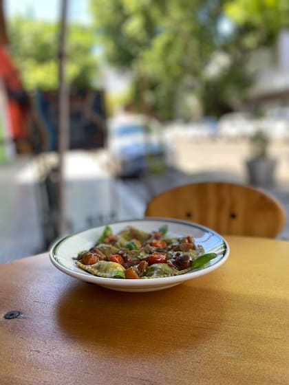 La carta de almuerzos y cenas de Mola propone platos plant based y también gluten free.