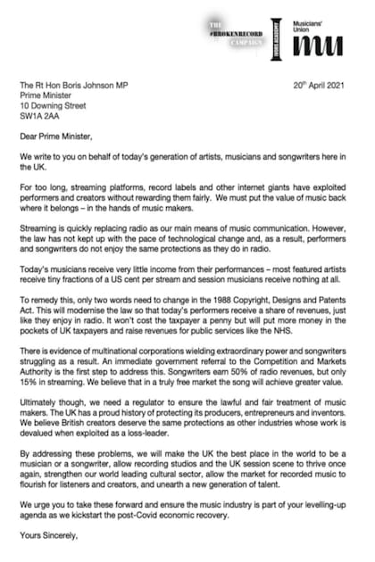 La carta que firmaron Damon Albarn, Brian Eno, Marianne Faithfull, Robert Fripp, Peter Gabriel, Johnny Marr y más, para pedirle a Boris Johnson cambios en la legislación británica