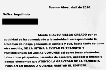 La carta se colocó en un espacio común del edificio donde alquila la médica