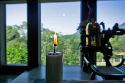 La casa aparece así como un nuevo espacio religioso