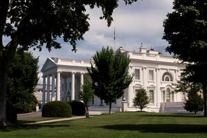La Casa Blanca fue evacuada brevemente el domingo por la noche cuando el presidente Joe Biden se encontraba en Camp David después que el Servicio Secreto descubrió un polvo sospechoso en una zona del Ala Oeste, donde se encuentran las oficinas presidenciales, y un análisis preliminar reveló que era cocaína, dijeron dos agentes policiales el martes 4 de julio de 2023. (AP Photo/Manuel Balce Ceneta, File)