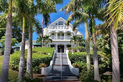 La casa Collier Inn sirve como casa club y restaurante para los miembros de la isla