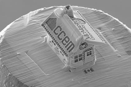 La casa creada en el Centro Canadiense de Microscopía Electrónica por Travis Casagrande