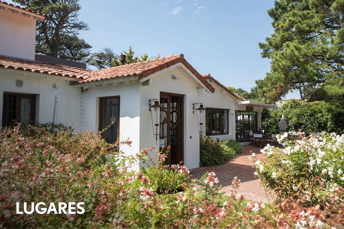 La casa data de 1947 y tuvo varios usos a lo largo de los años. Hoy sigue recibiendo huéspedes.