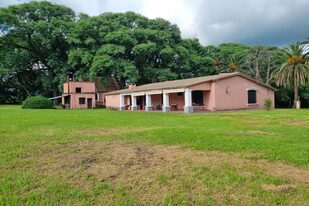 La casa de 120 años en el campo de José Posse