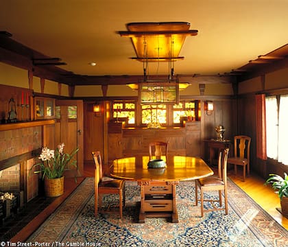 La casa de Brad Pitt tiene un pequeño comedor