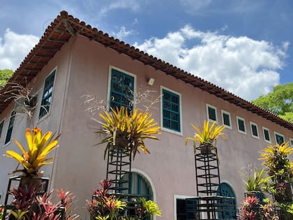 La casa de Burla Marx, hoy museo, donde se exponen sus pinturas, la colección de arte sacro y muebles de época.