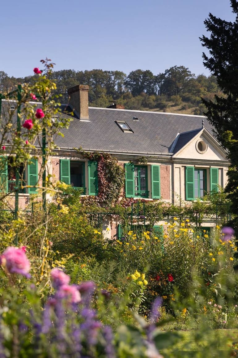 La casa de Claude Monet es visita clásica en los alrededores de París.