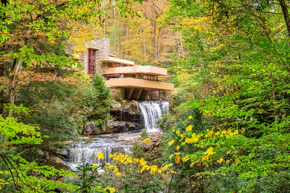 "La casa de la cascada" en Pensilvania, residencia de Edgar Kaufmann, obra del arquitecto Frank Lloyd Wright