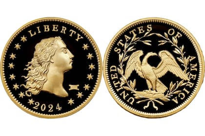 La Casa de la Moneda de Estados Unidos emitió una edición especial en oro para celebrar el 230° aniversario del primer dólar de plata americano de 1794 y este se convirtió en un objeto valioso para los coleccionistas