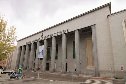 La Casa de Moneda y Timbre de España. La Argentina le compra billetes, pero tiene problemas para pagarlos.