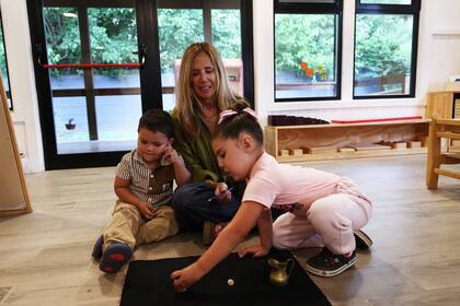 La Casa de Niños Emanuel, primer proyecto de Fundación Mir, es un jardín de infantes de método Montessori para niñas y niños de 2 a 5 años en situación de vulnerabilidad, ubicado en Benavídez, provincia de Buenos Aires