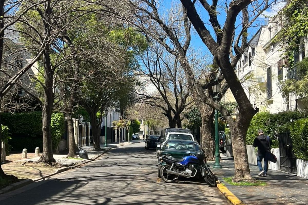 La casa de pampita está a dos cuadras de la embajada de y a dos cuadras de la residencia de