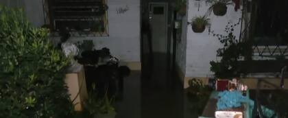 La casa de Villa Ballester que, según relató su dueño en diálogo con LN+, estuvo inundada durante tres horas